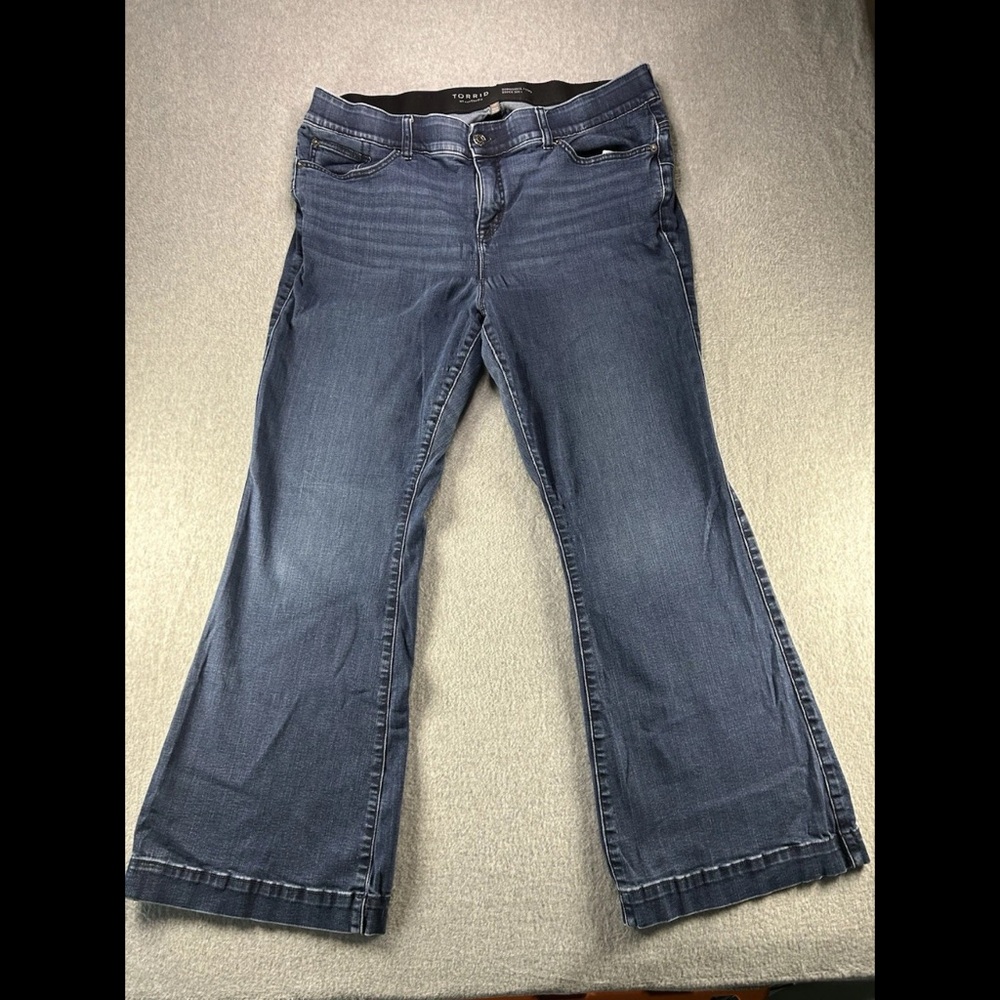Torrid Bombshell Flare Jeans 20 Dark Wash High Rise Stretch Wide Leg Soft Denim